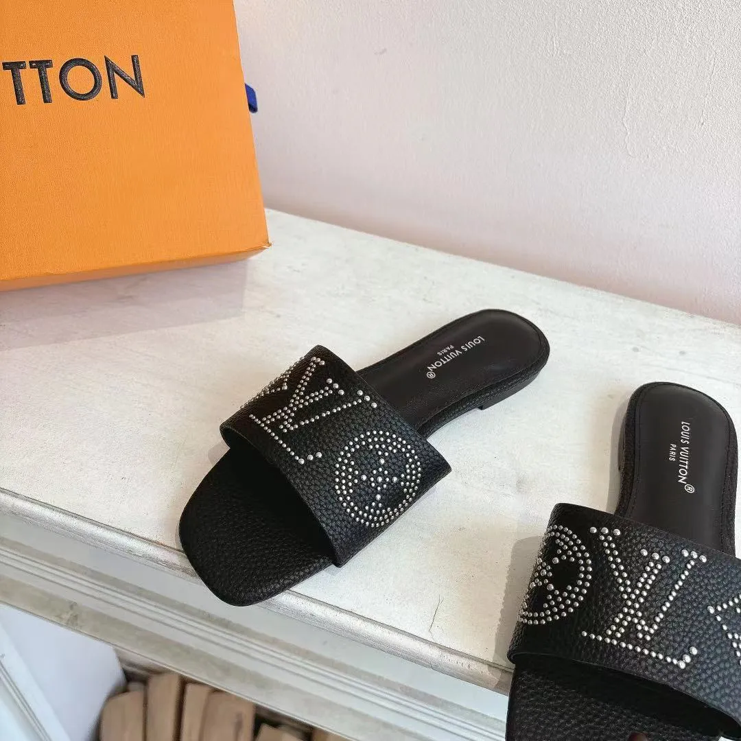 👟👟Ex-factory price 360👟👟 2025Lv rivet series slippers 35-43 available in seven colors